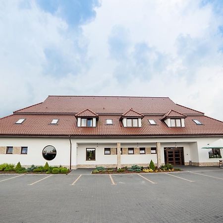 Gosciniec Nad Goplem Hotel Grodztwo Buitenkant foto