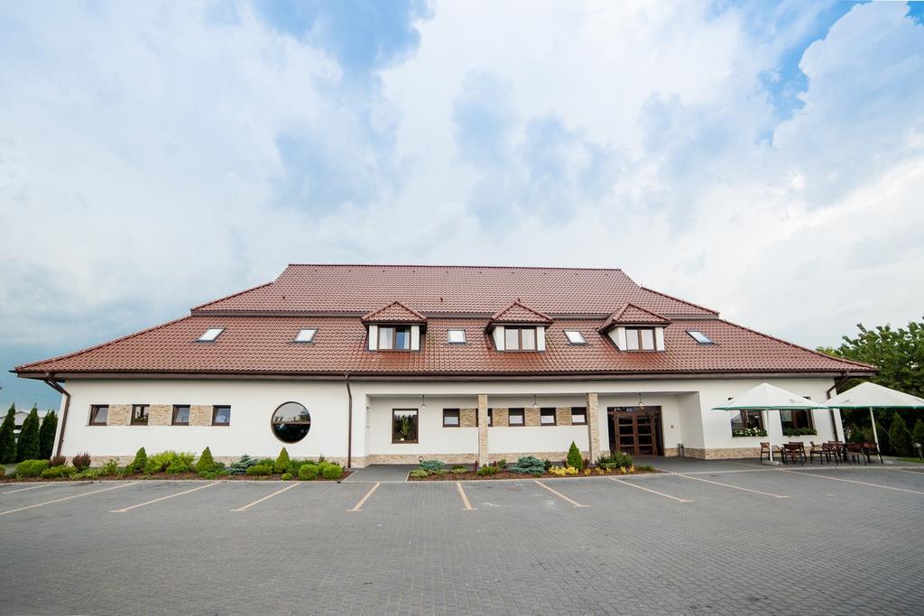 Gosciniec Nad Goplem Hotel Grodztwo Buitenkant foto
